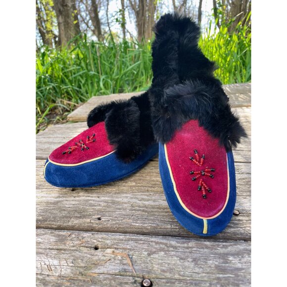 Unbranded Shoes - VIntage 1960s Canada Blue Red  Suede Fur Womens Moccasin Slipper Sz 8